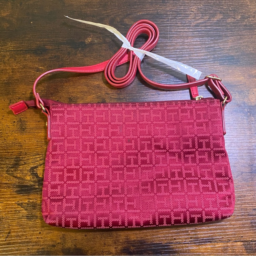 NWOT Tommy Hilfiger Red Crossbody Bag - Picture 2 of 5